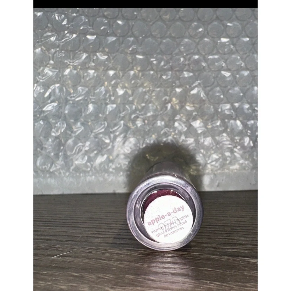 Tarte Vitamin-Infused Lipgloss Apple-A-Day Shimmer Berry Red Makeup discontinued